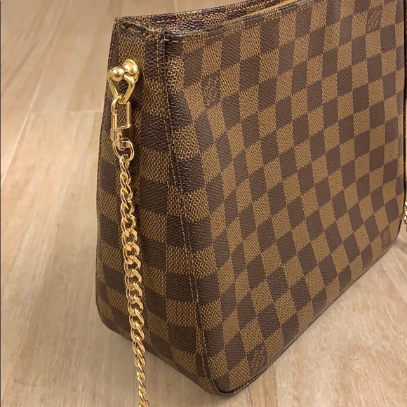 ❌SOLD❌ Louis Vuitton Crossbody - Picture 3 of 8